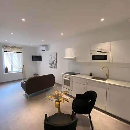 Le Nid Du Faubourg Beaune (Cote d'Or)